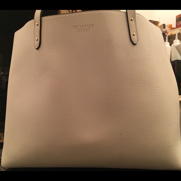 Victoria’s Secret White Tote (w/pouch) - Picture 3 of 4
